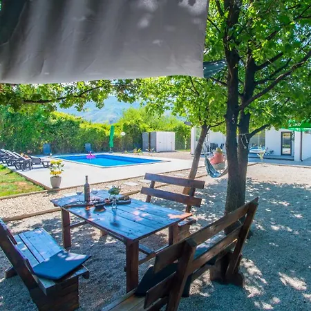 Semesterbostad Nova Lux