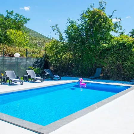 Nova Lux Semesterbostad *