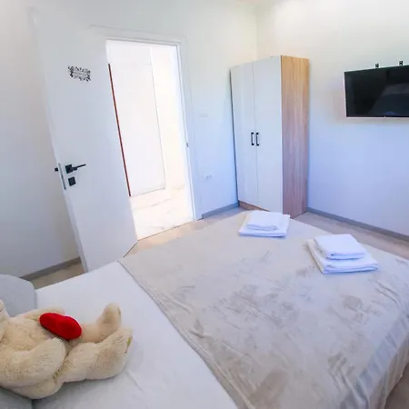 Nova Lux בית נופש *